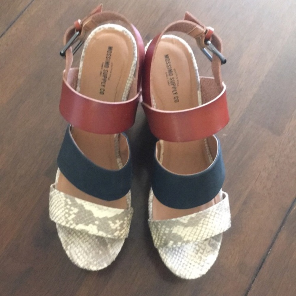Mossimo Wedges  size 11